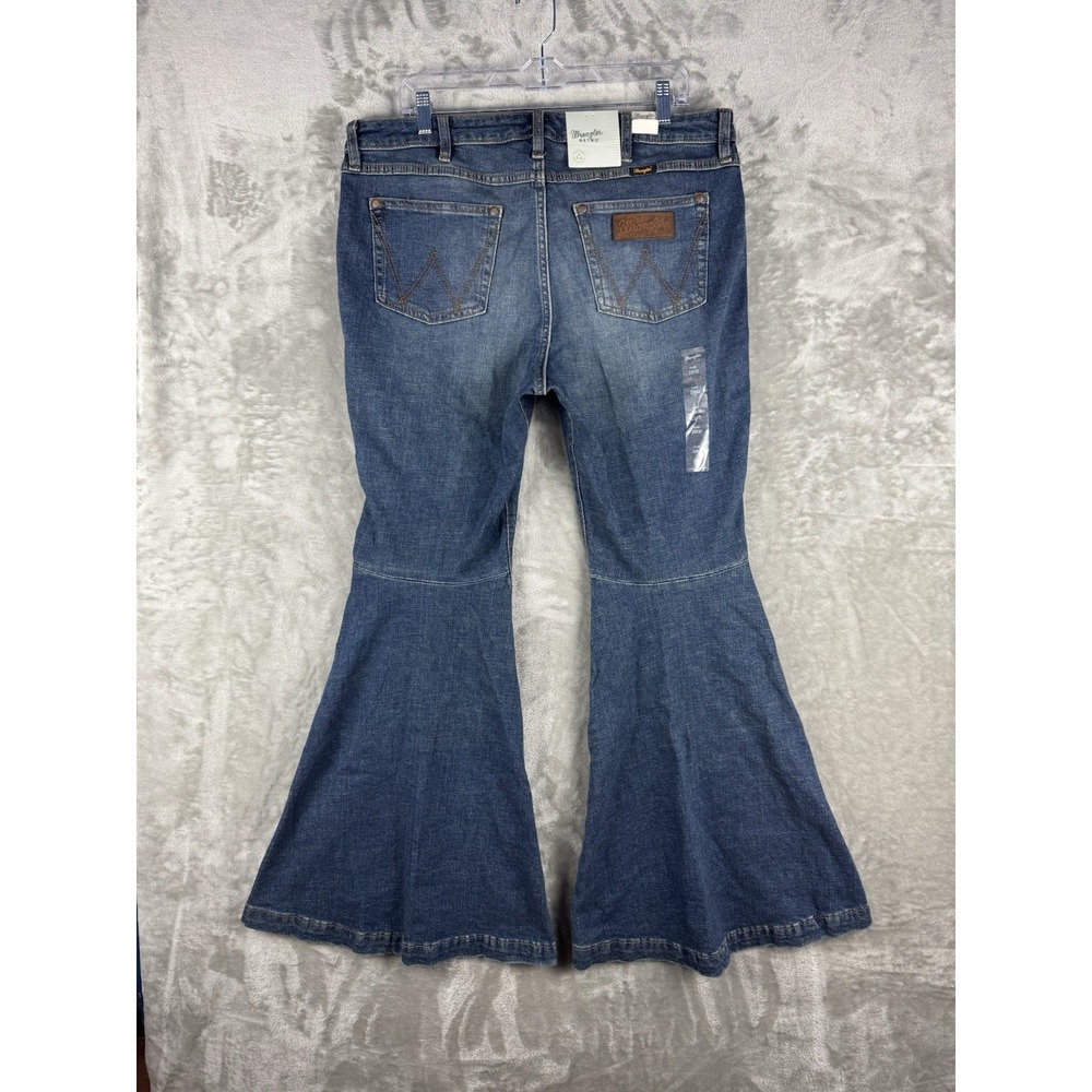 NEW Wrangler Retro High Rise Bell Bottoms Flare Jeans Women's Size 33x32 SEE PIX